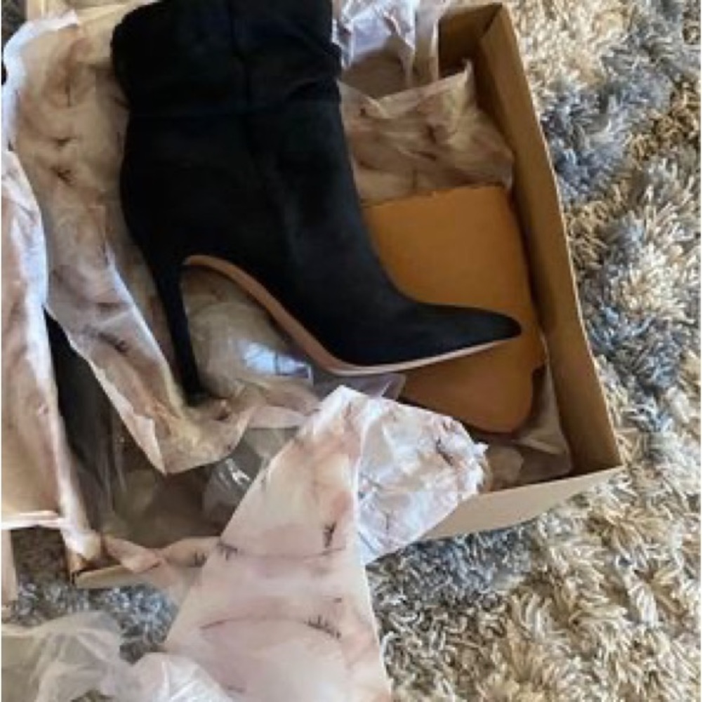 BLACK SUPREME MICROSUEDE